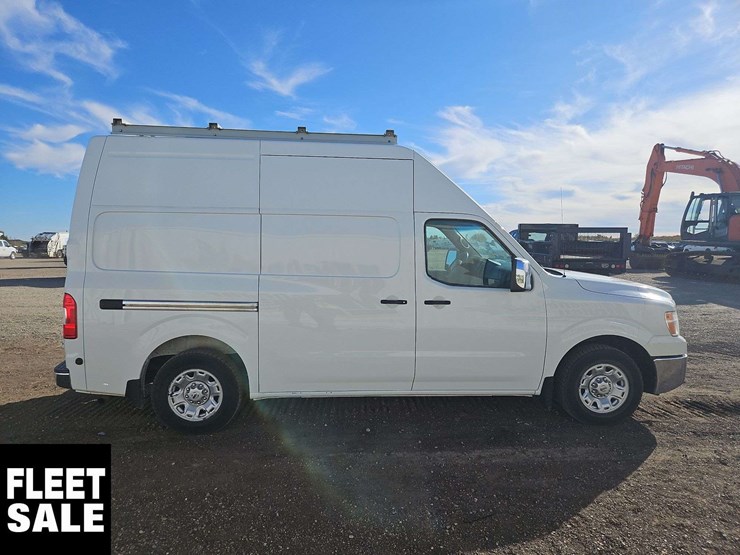 2019-nissan-nv3500hd-image-7