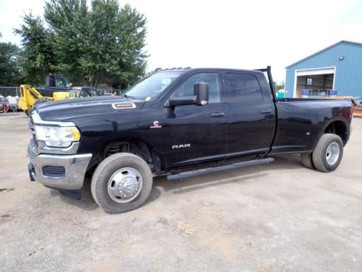 2019-dodge-ram-3500-image-1