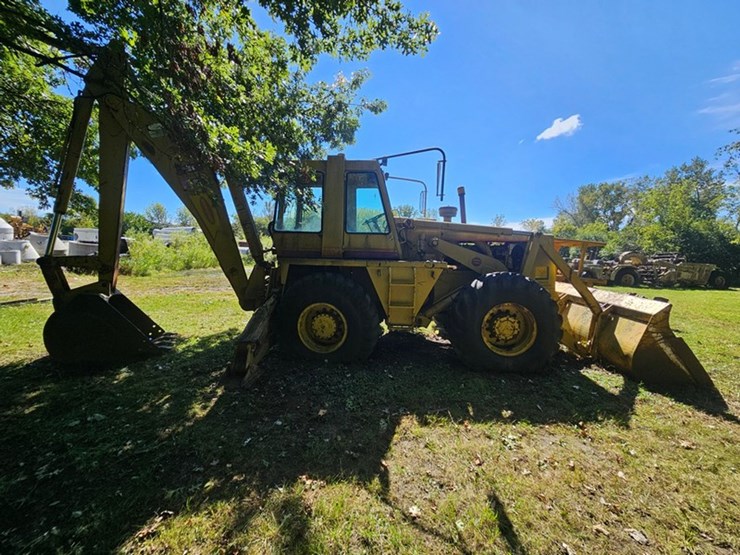 #2533-•-bucyrus-erie-200-4-series-iii-dynahoe-backhoe-image-2