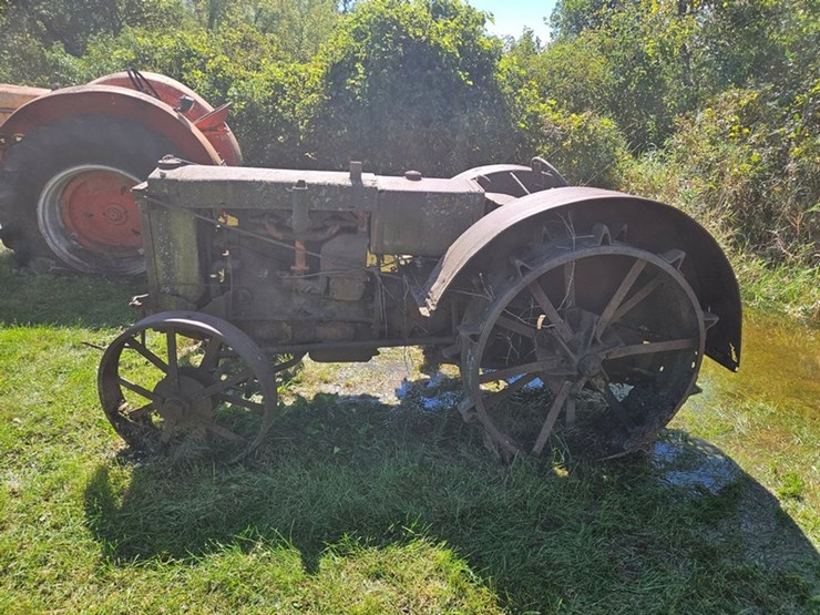 #2530-•-1939-case-c-tractor-image-2