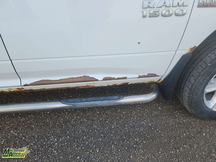 2013-dodge-1500-image-36