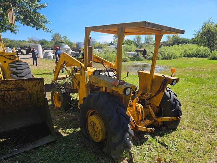 #2532-•-massey-ferguson-80b-loader-tractor-image-5