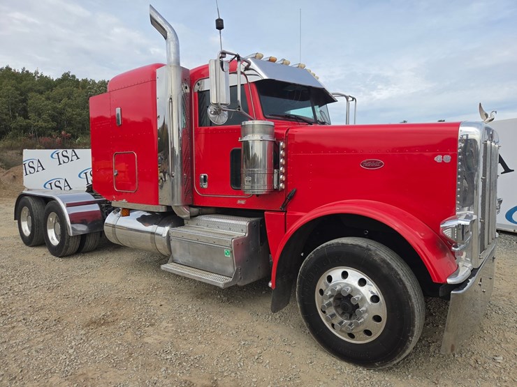 #1408-•-2014-peterbilt-388-sleeper-cab-truck-tractor-image-7