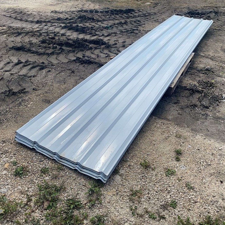 White Metal Siding 16ft (Approximately 60 Pieces)