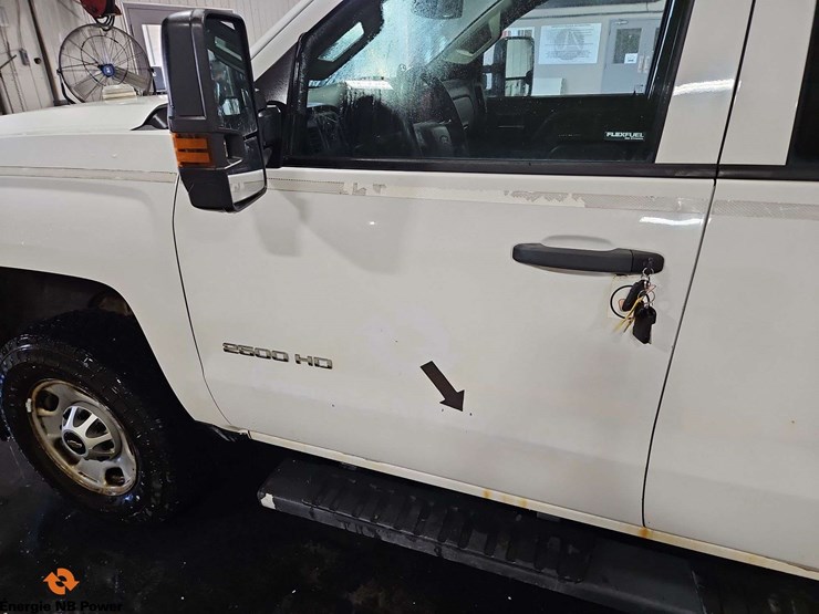 2016-chevrolet-silverado-2500hd-image-28