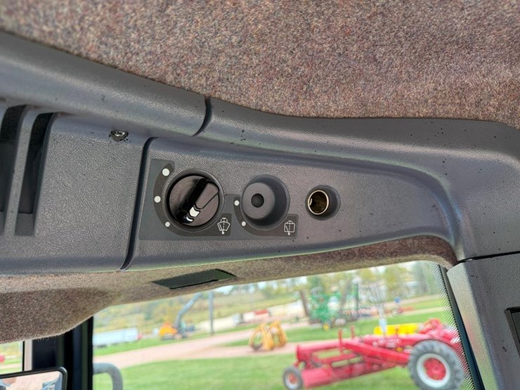 new-holland-8670-image-56