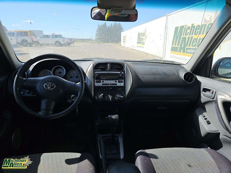 2004-toyota-rav4-image-19