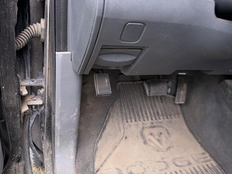 2006-dodge-ram-3500-image-14