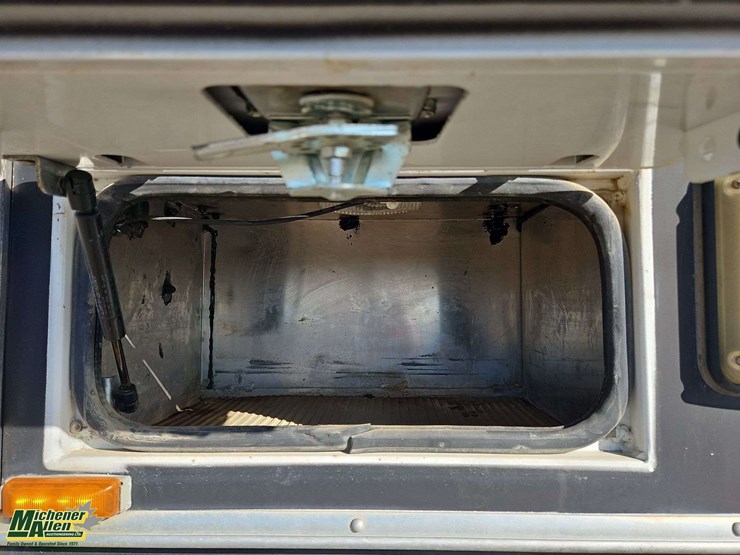 2006-ford-f550-image-29
