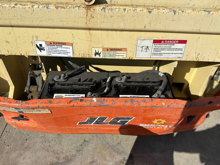 2016-jlg-2032es-image-24