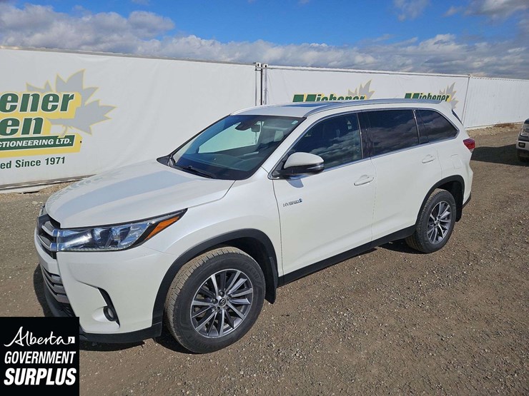 2019-toyota-highlander-hybrid-image-1