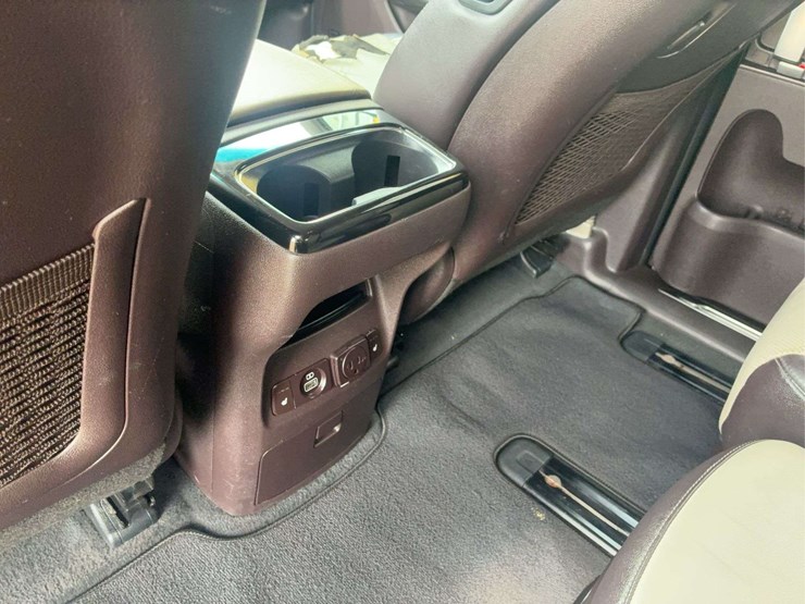 2017-kia-sedona-image-13