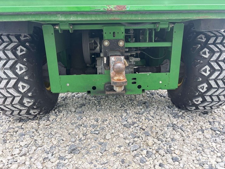 2017-john-deere-gator-image-14