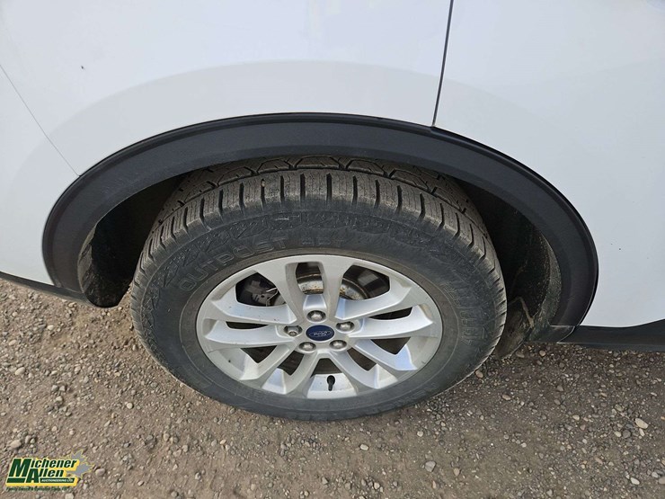2020-ford-escape-image-11