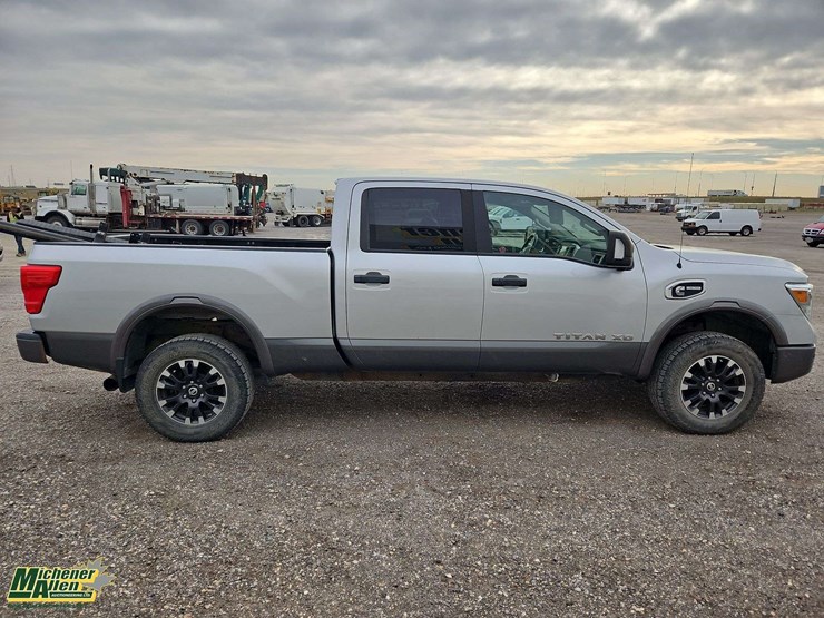 2016-nissan-titan-image-7