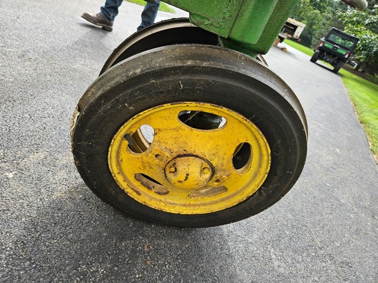 john-deere-h-image-38
