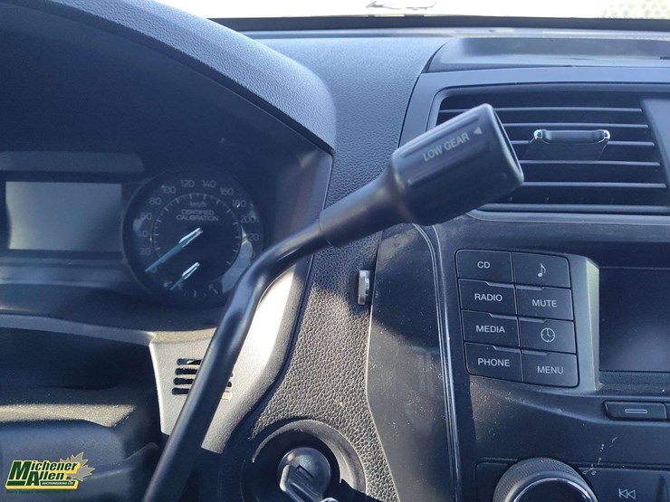 2018-ford-explorer-image-17