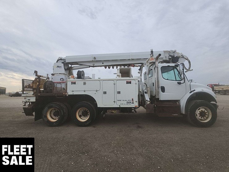 2014-freightliner-m2-106-image-7
