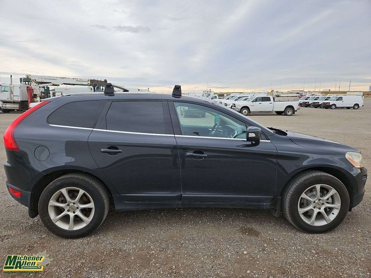 2010-volvo-xc60-image-6