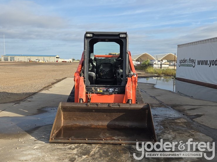 2023-kubota-svl65-2-image-8