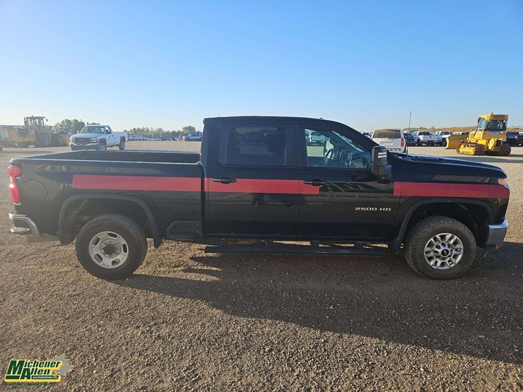 2020-chevrolet-silverado-2500hd-image-7