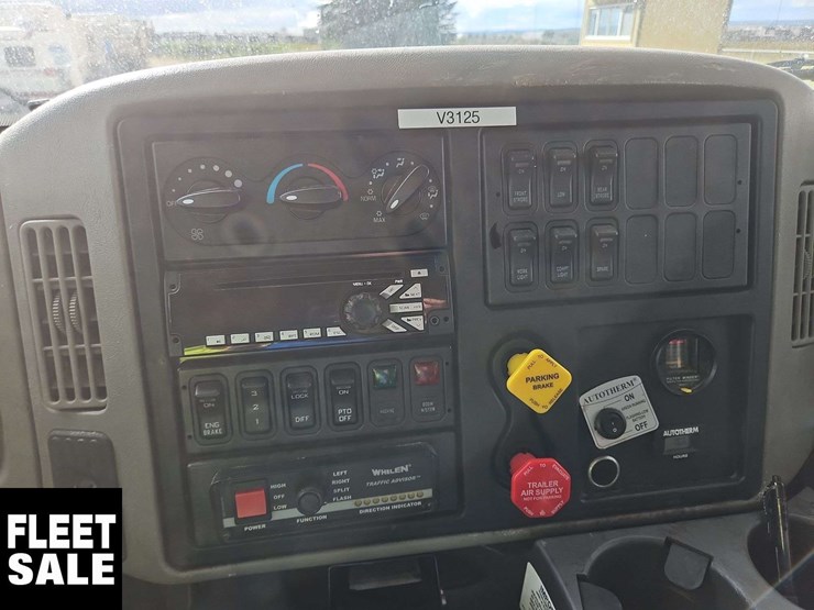 2015-international-durastar-4400-image-15