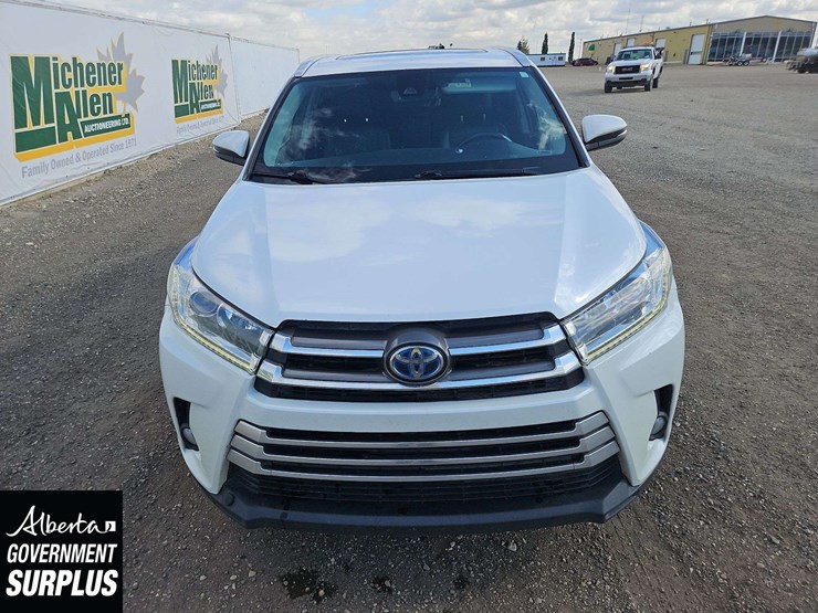 2019-toyota-highlander-hybrid-image-8