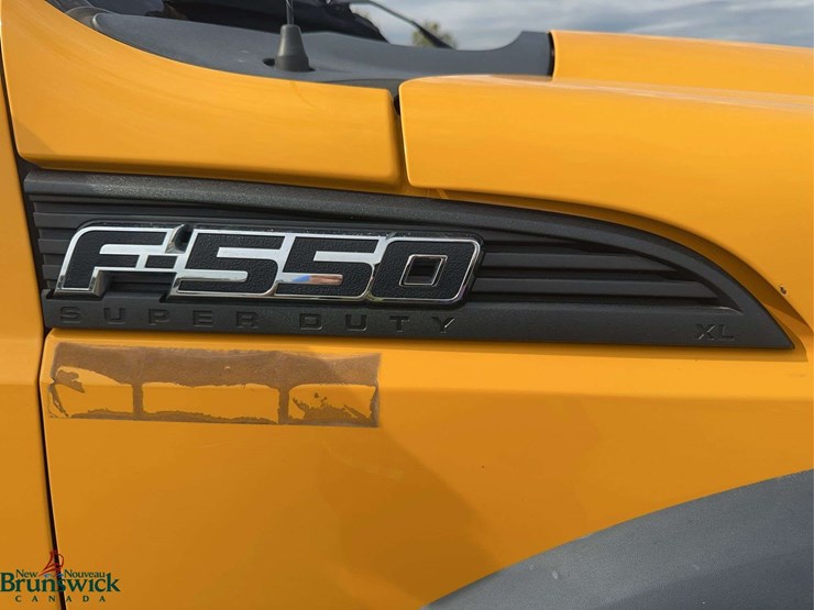 2012-ford-f550-xl-image-13