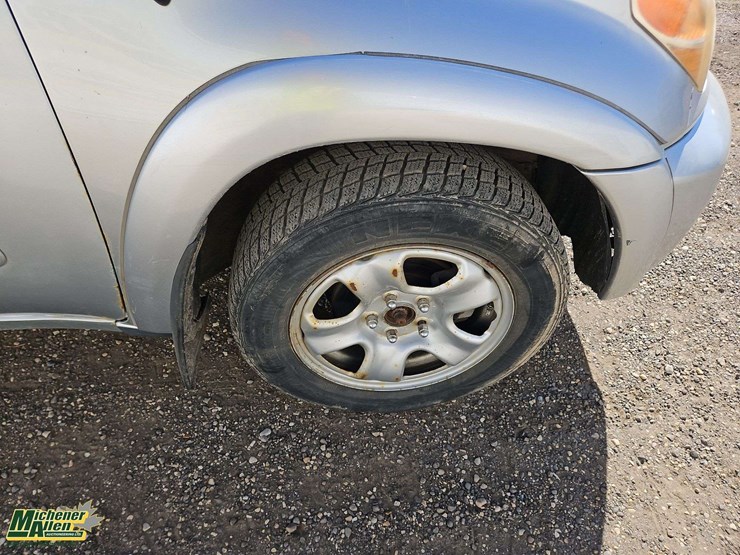 2004-toyota-rav4-image-12