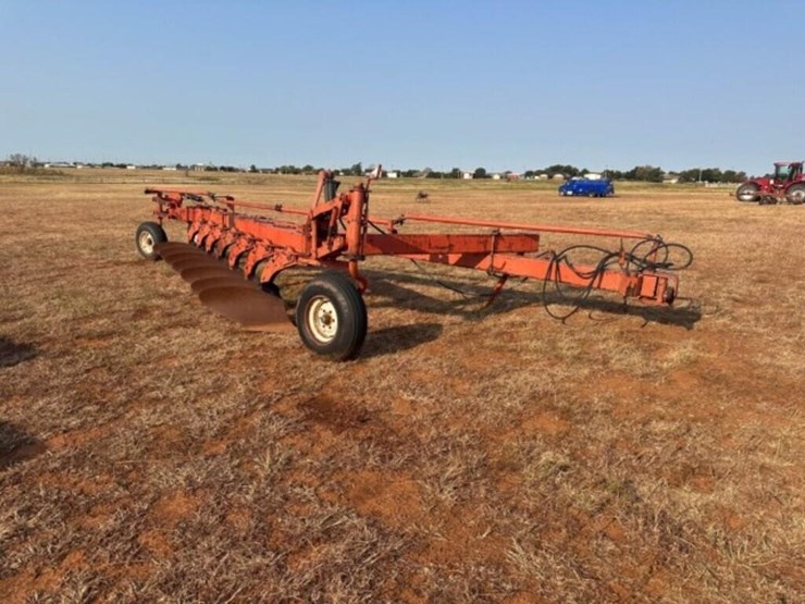 alllis-chalmers-400-7-bottom-plow-image-15