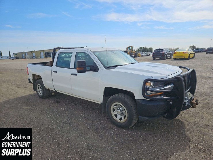 2018-chevrolet-silverado-1500-image-2