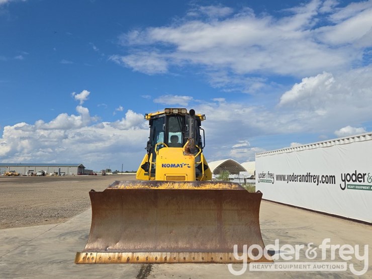 2018-komatsu-d61ex-24-image-8