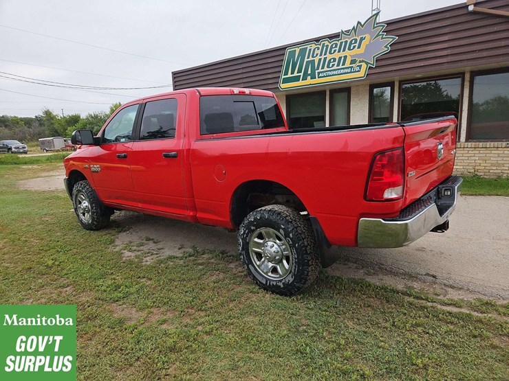 2015-dodge-2500-image-3