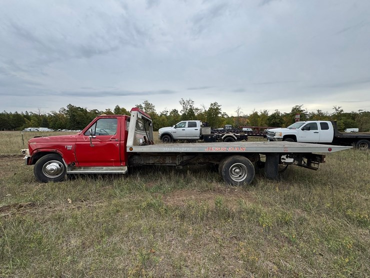 ford-f350-xl-image-2