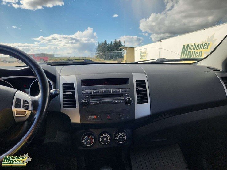 2010-mitsubishi-outlander-image-19