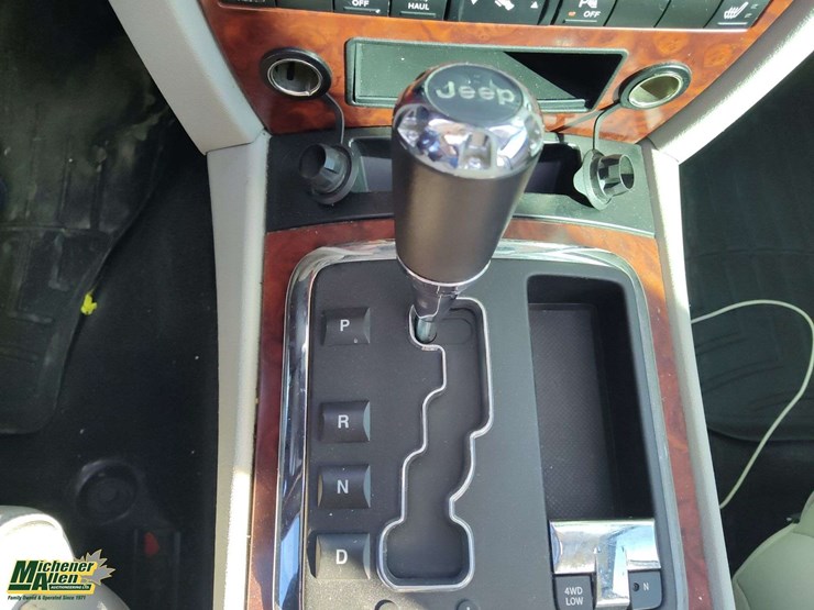 2007-jeep-commander-image-11