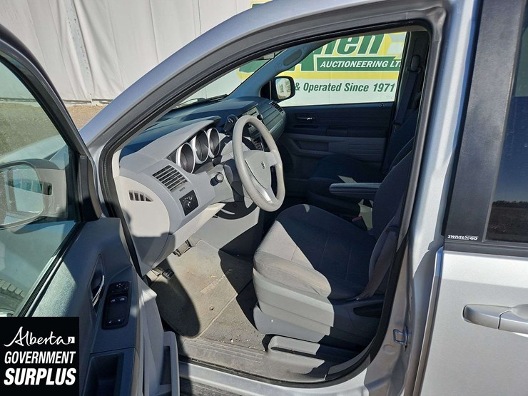 dodge-grand-caravan-image-13