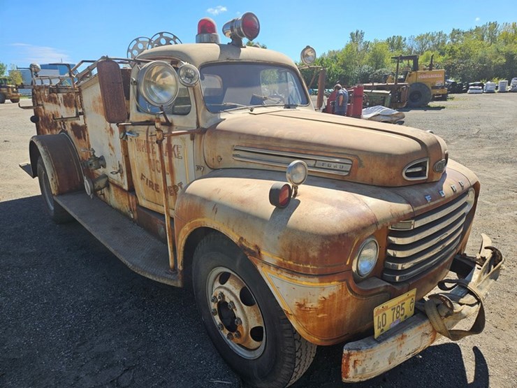 #2535-•-1949-ford-f-7-fire-truck-image-10