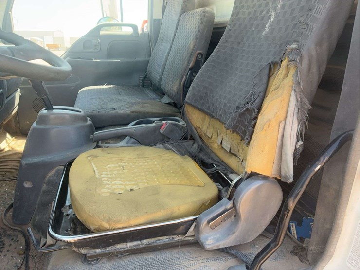 2006-isuzu-nqr-image-28