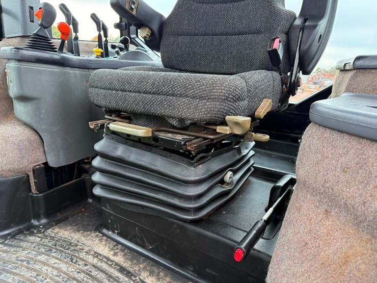 new-holland-8670-image-45