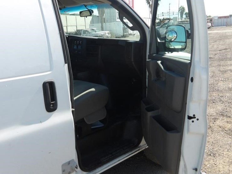 2019-utility-van-image-11