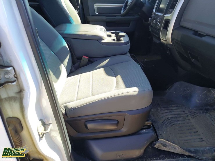 2014-dodge-1500-image-13