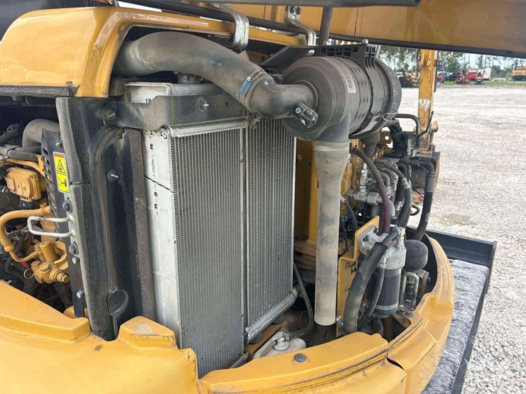 2019-caterpillar-305.5e2-cr-image-11