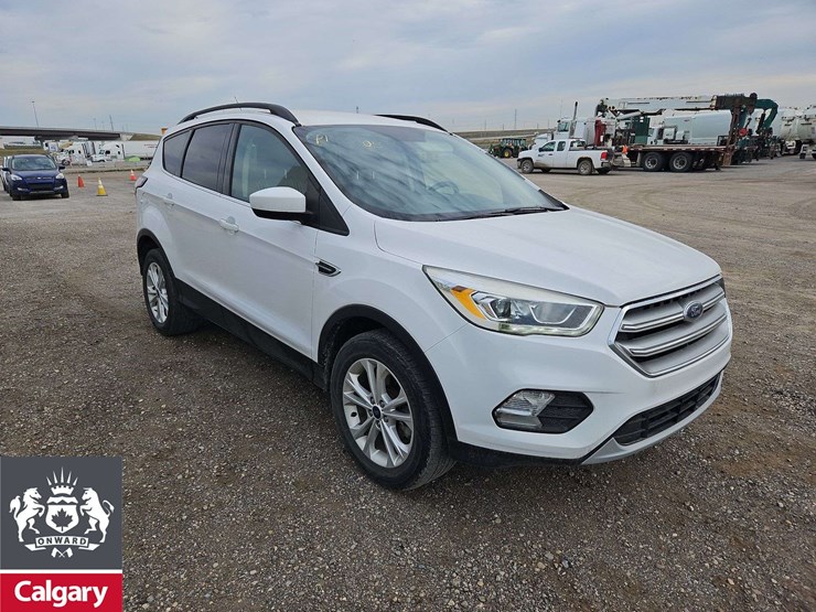 2017-ford-escape-se-image-2
