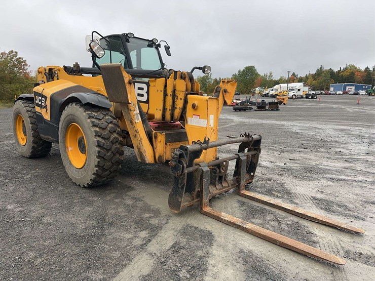 jcb-550-170-image-3