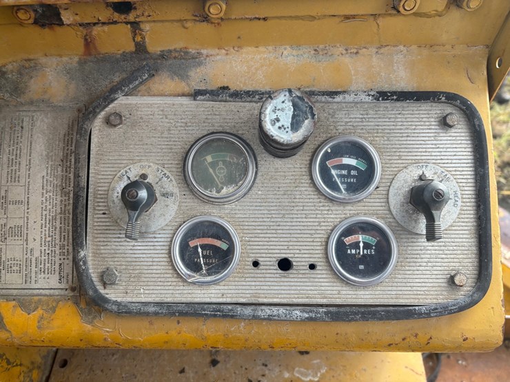 caterpillar-12-image-9