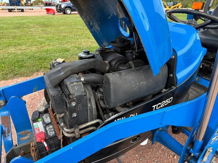 new-holland-tc25d-image-28