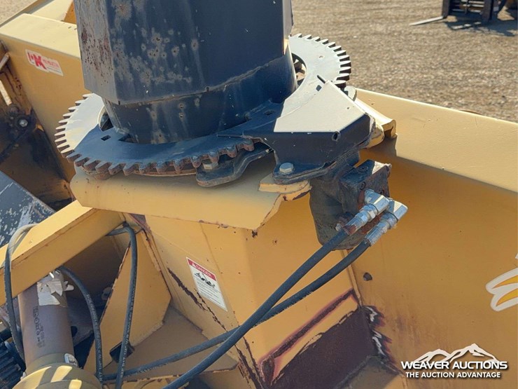 mk-martin-dual-auger-snow-blower-image-8