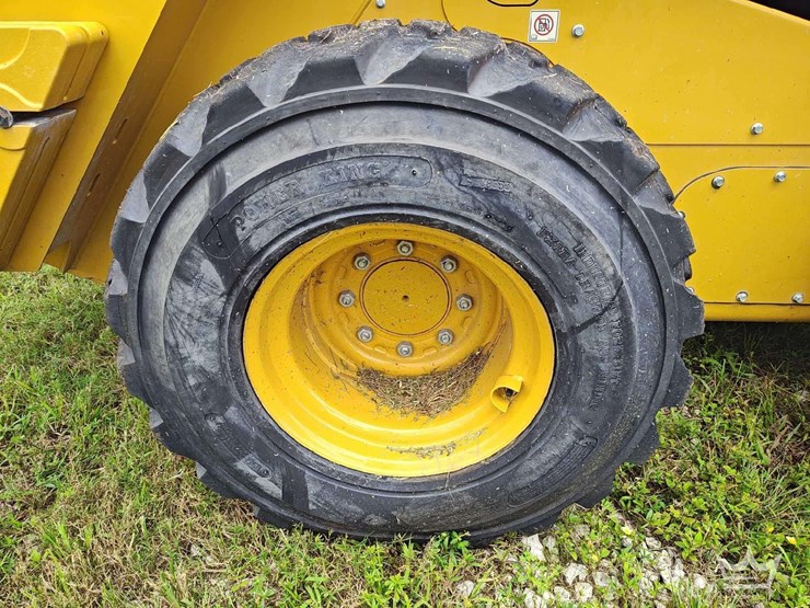 2023-caterpillar-246d3-image-9