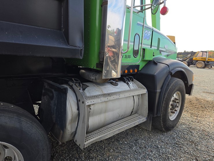 1998-peterbilt-377-image-15